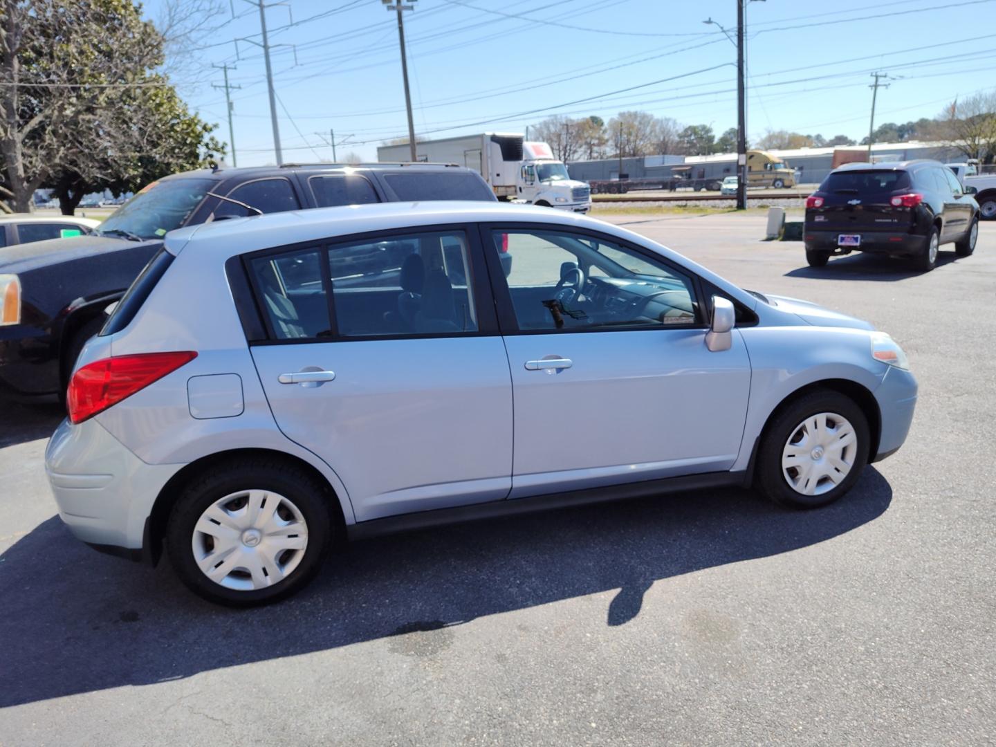 2010 Blue Nissan Versa (3N1BC1CP9AL) , located at 5700 Curlew Drive, Norfolk, VA, 23502, (757) 455-6330, 36.841885, -76.209412 - Photo#17